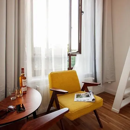The Tiny Space 6m2 With Private Bathroom In The Hallway Σόποτ