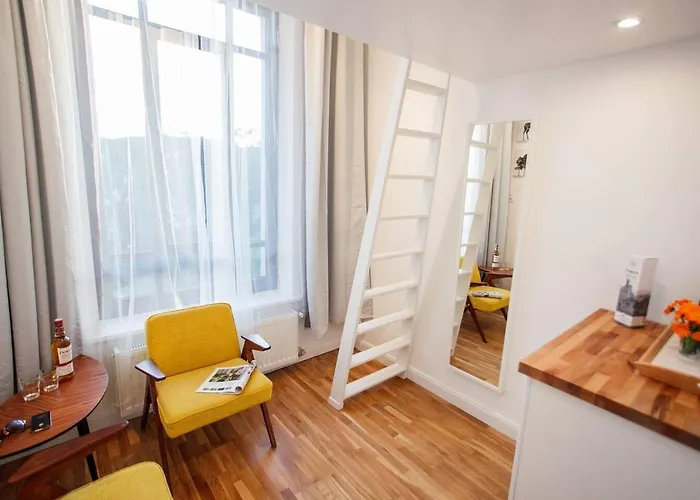 Apartman The Tiny Space 6m2 With Private Bathroom In The Hallway