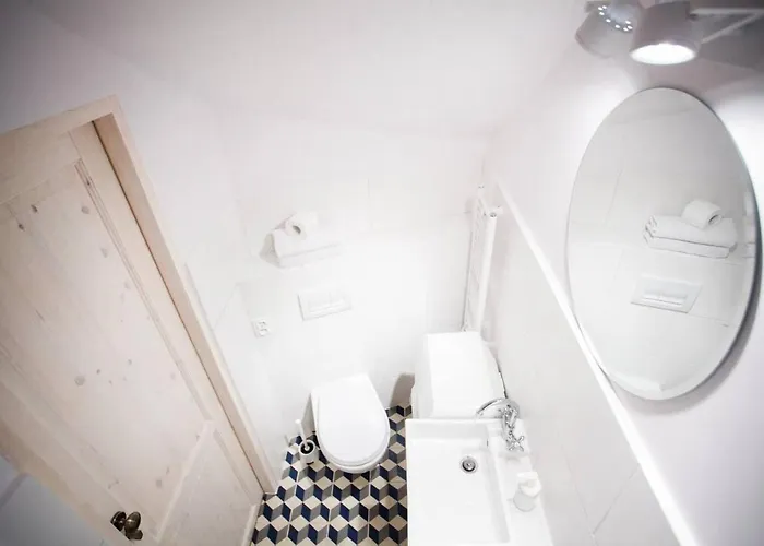 Apartman The Tiny Space 6m2 With Private Bathroom In The Hallway